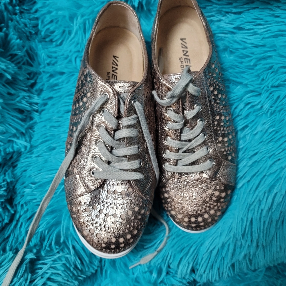 Vaneli sport shoes